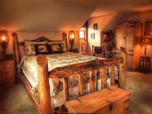 The Log House Lodge Three Rivers Room photo