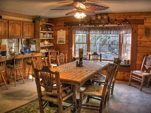 The Log House Lodge Three Rivers Restaurant photo